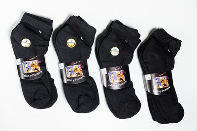 TOBILLERO CON RIZO LISO NEGRO (lote de 12 pares)